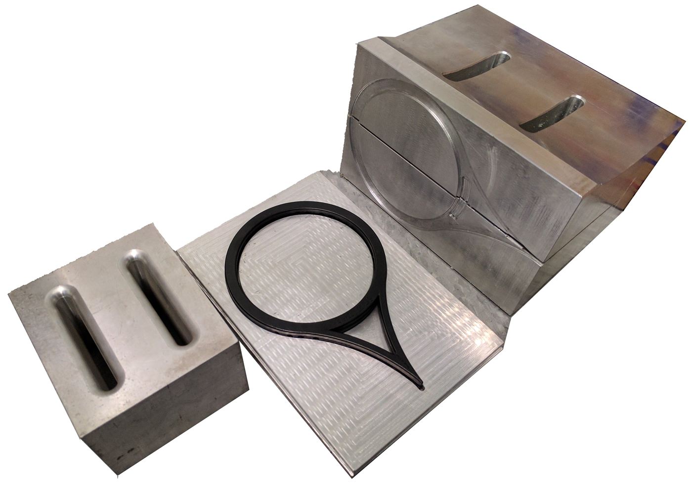 Ultrasonic welding horn and fixture with a welded part